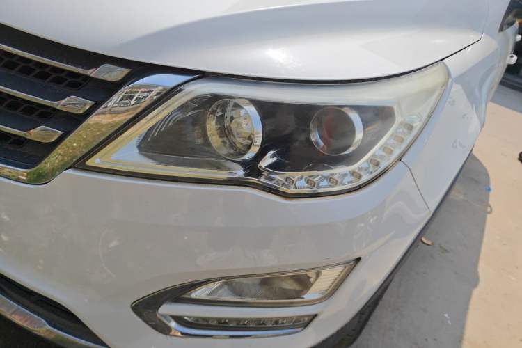 Used Baojun 560 2015 1.8L manual Comfort trim level
