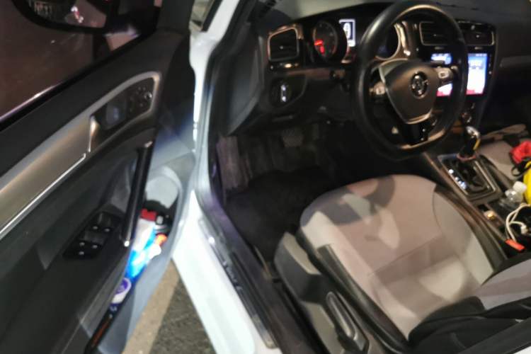 Used Volkswagen Golf 2018 230TSI Automatic Comfort Model Driver Seat