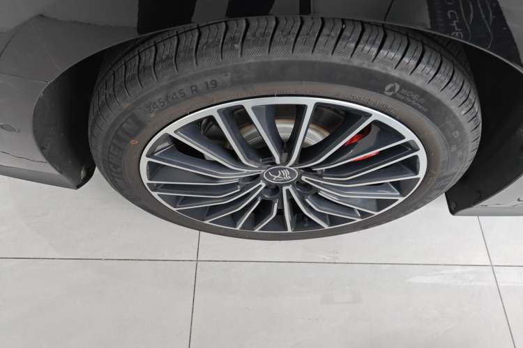 Used BYD Han 2025 EV with 701 km of Laser Radar-Enabled Intelligent Driving
