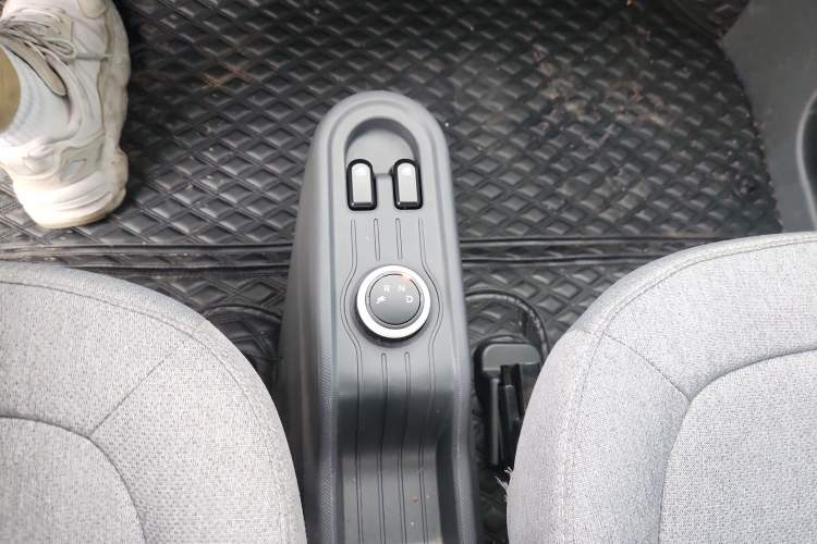 Used Wuling Hongguang MINIEV 2022 Macaron Premium Model – Lithium Ternary Battery