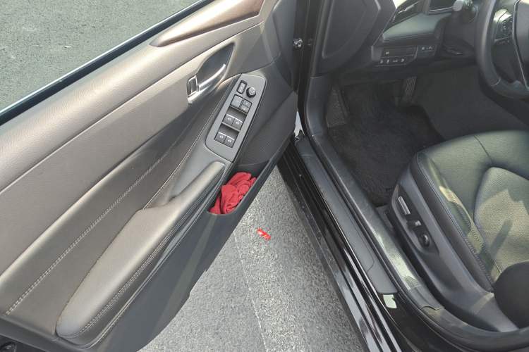 Used Toyota Avalon 2022 2.5L Luxury Edition
