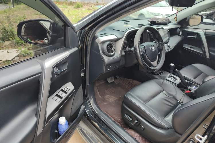 Used Toyota RAV4 2016 2.0L CVT Two-Wheel Drive Smart Edition China V Standard
