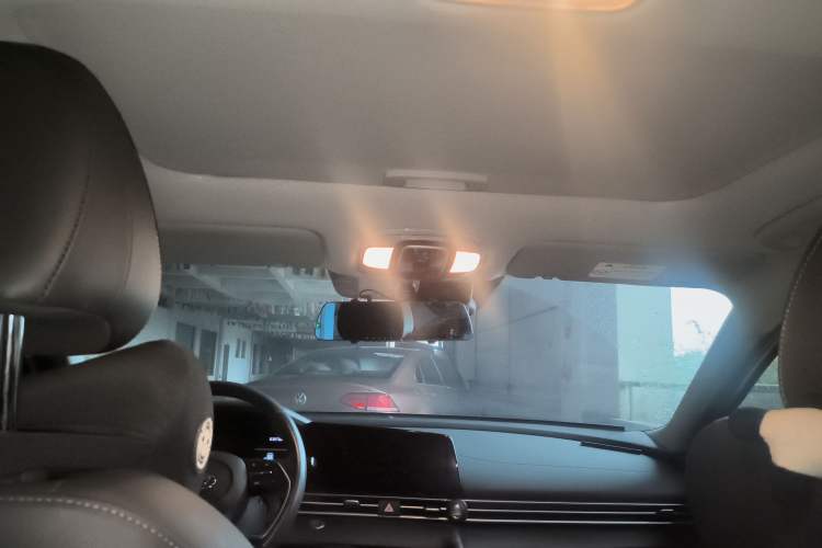 Used Hyundai Elantra 2021 1.5L CVT LUX Prestige Edition
