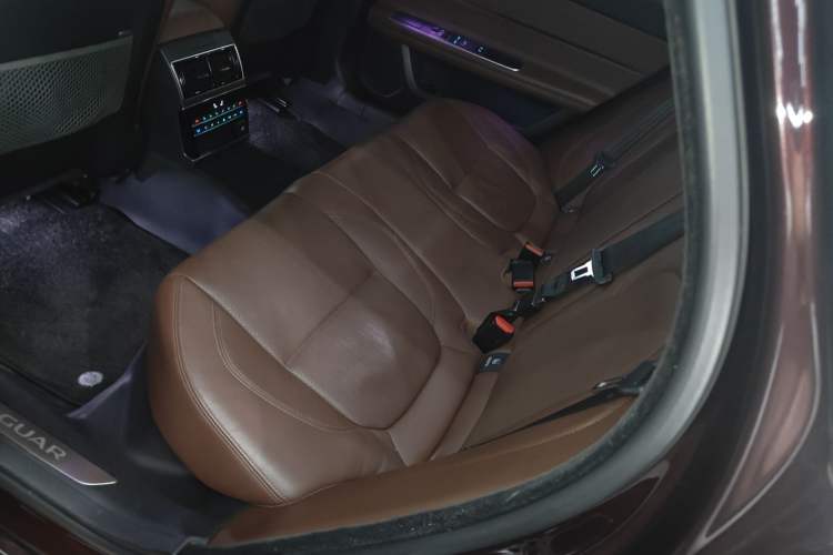 Used Jaguar XFL 2019 XFL 2.0T 250 PS Four-Wheel Drive Luxury Edition