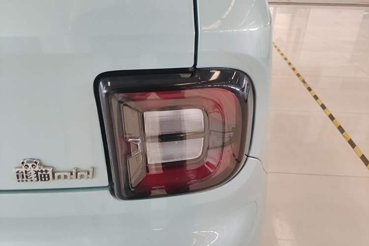 Used Geely Galaxy Panda 2023 Panda Mini 200km Endurance Bear
