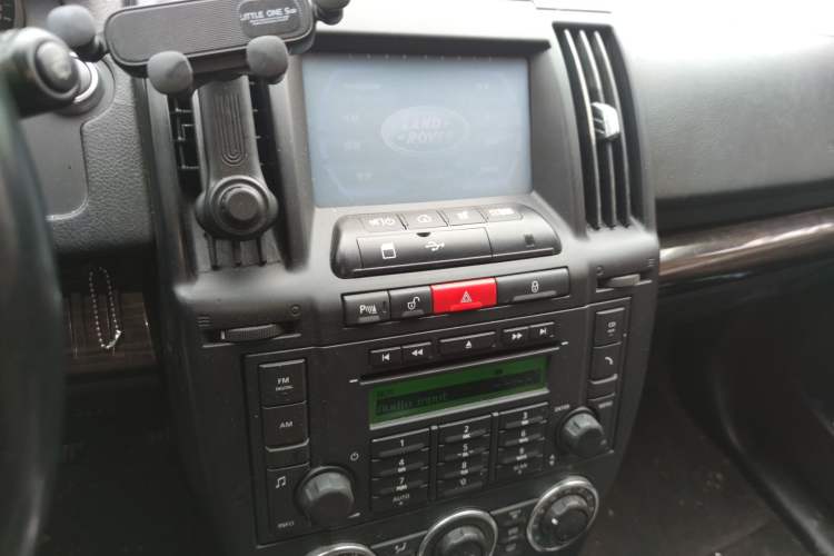 Used Land Rover Freelander 2 2011 2.2T SD4 SE Diesel Edition Audio And AC Panel