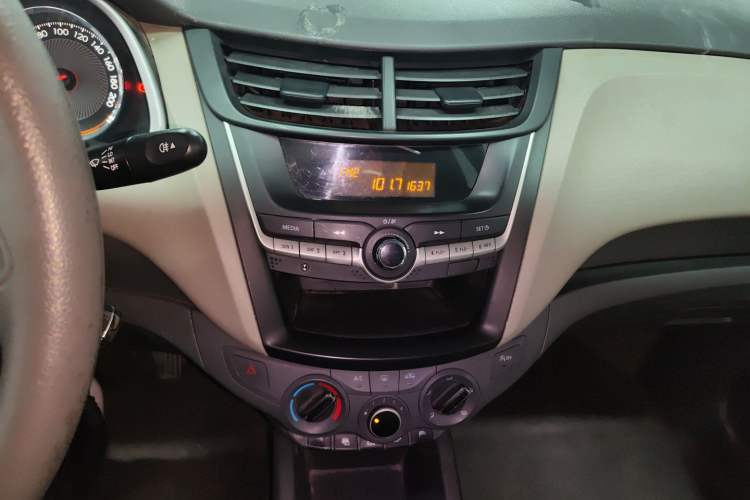 Used Chevrolet Sail 2015 Sail 3 1.3L Manual Ideal Edition Audio And AC Panel