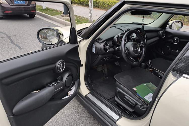 Used MINI 2018 1.5T ONE PLUS Five-Door Edition Driver Seat