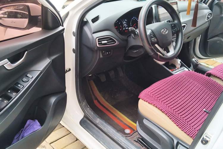 Used Hyundai Celesta 2017 1.6L Manual Enjoyment Edition GLS