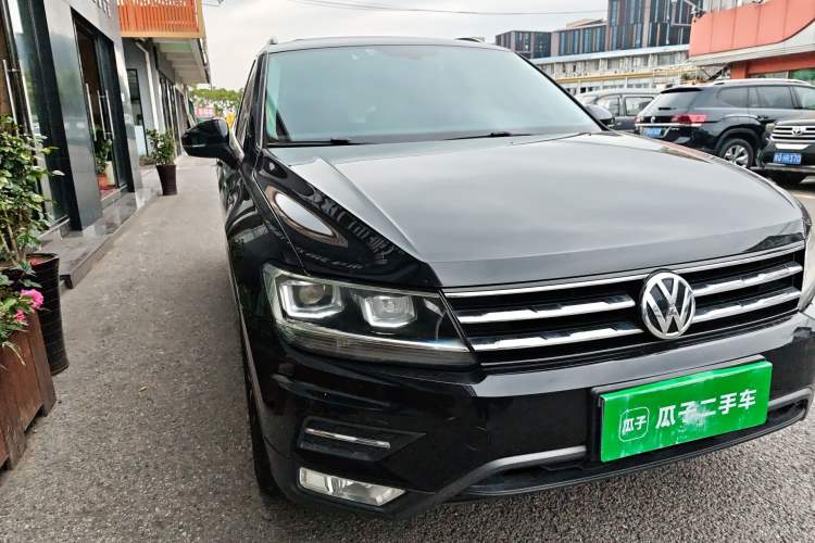 Used Volkswagen Tiguan L 2017 330TSI Automatic Two-Wheel Drive Luxury Edition
