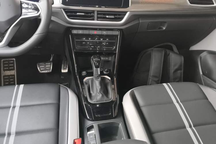 Used Volkswagen T-ROC 2025 300TSI DSG Two-Wheel Drive Chen Guang Edition