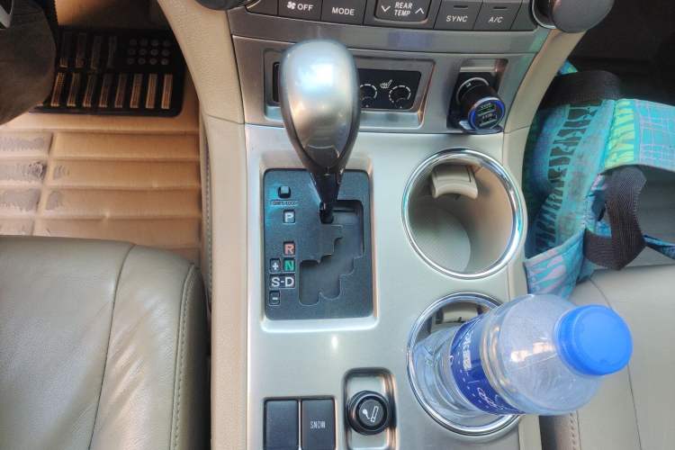 Used Toyota Highlander 2012 2.7L Two-Wheel Drive 7-Seater Luxury Edition Gear Lever