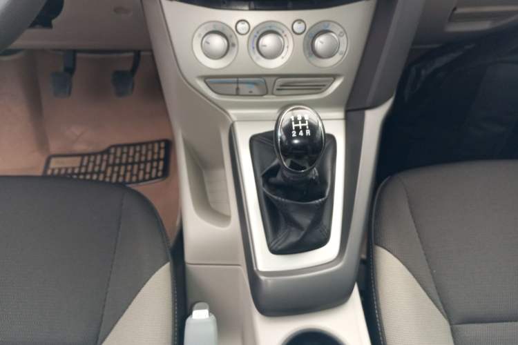 Used Ford Focus 2012 Sedan 1.6L Manual Comfort Model
