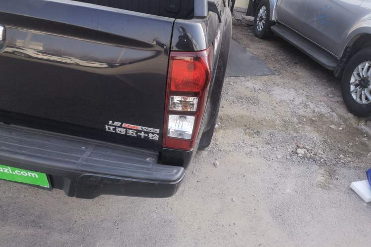 Used Isuzu D-MAX 2020 1.9T 4x4 Automatic Comfort Edition China VI Standard RZ4E Hi-Power
