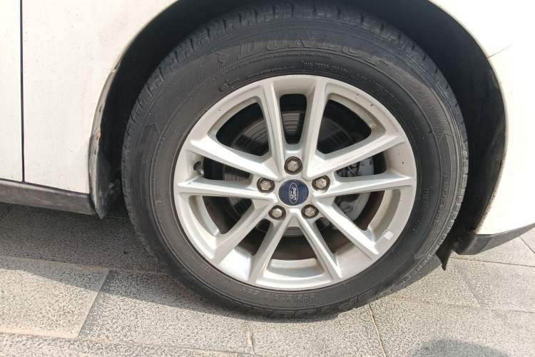 Used Ford Focus 2017 Hatchback 1.6L Automatic Fashion Edition Smart Drive Version
