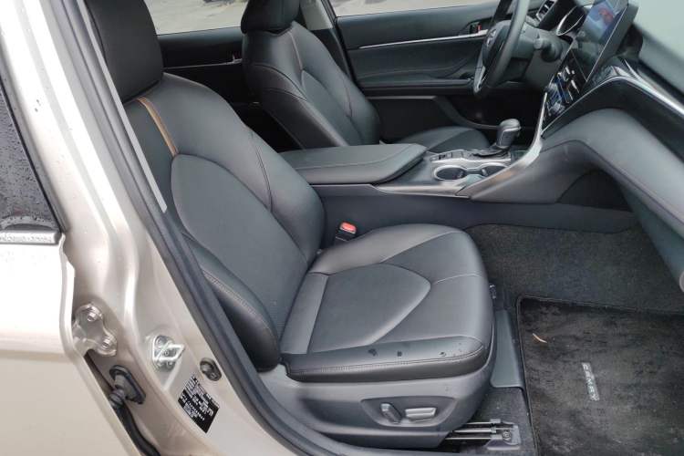 Used Toyota Camry 2021 2.0G Luxury Edition Right Front Seat