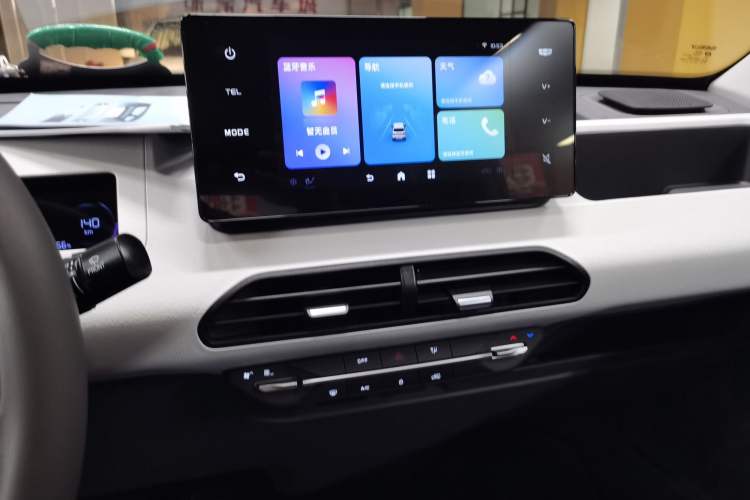 Used Geely Galaxy Panda 2024 Panda Mini 200km Endurance Bear
