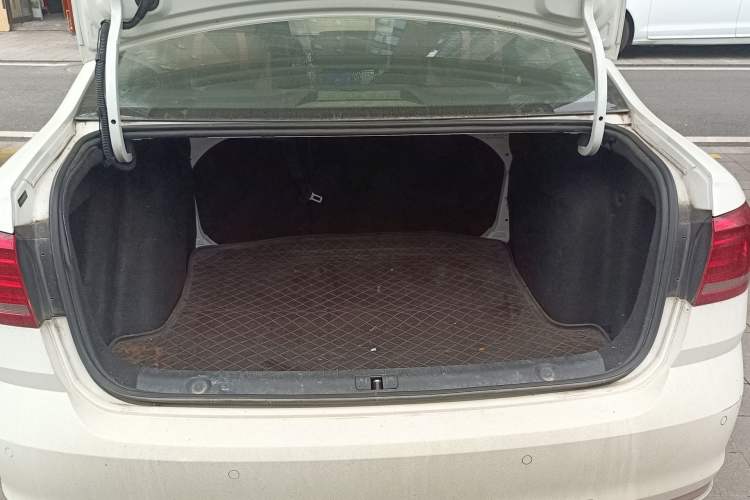 Used Volkswagen Lavida 2017 1.6L Automatic Comfort Edition