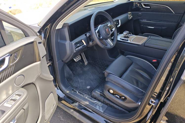 Used Hongqi E-HS9 2022 690 km Range Flagship Edition Six Seats Interior 3