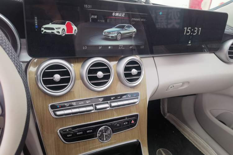 Used Mercedes-Benz C-Class 2016 C 200 L 4MATIC Audio And AC Panel