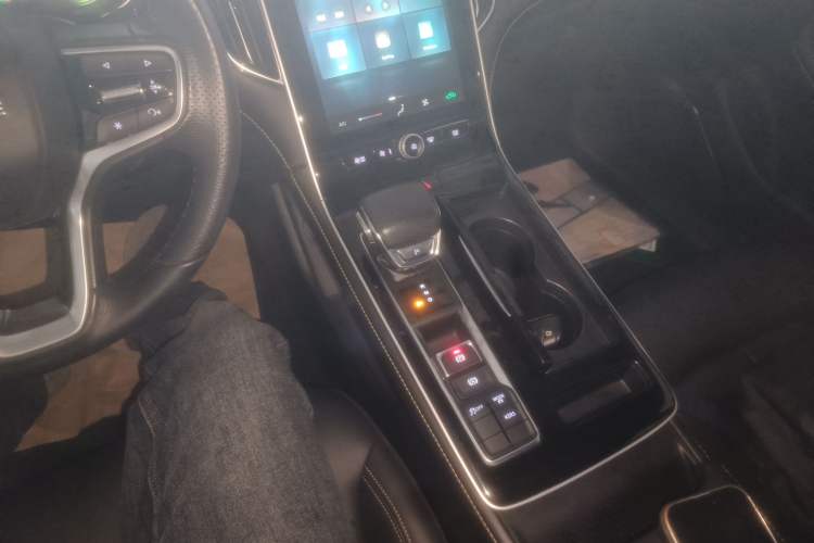 Used Roewe i6 MAX New Energy 2022 EV 600 Grand Touring Edition with Skyroof Gear Lever