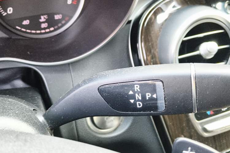 Used Mercedes-Benz GLC 2018 GLC 260 4MATIC Luxury Model
