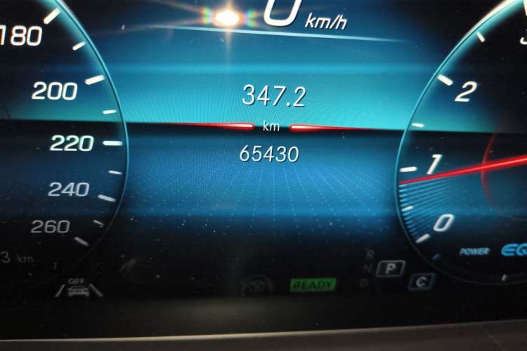 Used Mercedes-Benz GLS 2021 GLS 450 4MATIC Luxury Model Odometer Close Up