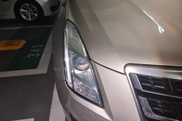 Used Cadillac XTS 2016 28T Tech Edition Right Front Headlight