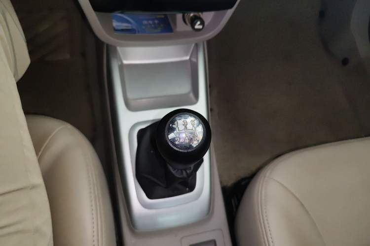 Used CHANGAN Alsvin V3 2015 1.4L Manual Meiruan Model China V Standard
