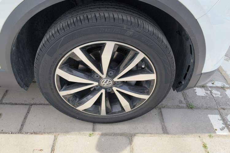 Used Volkswagen T-ROC 2018 280TSI DSG Four-Wheel Drive Comfort Version China V Standard Right Front Wheel Hub