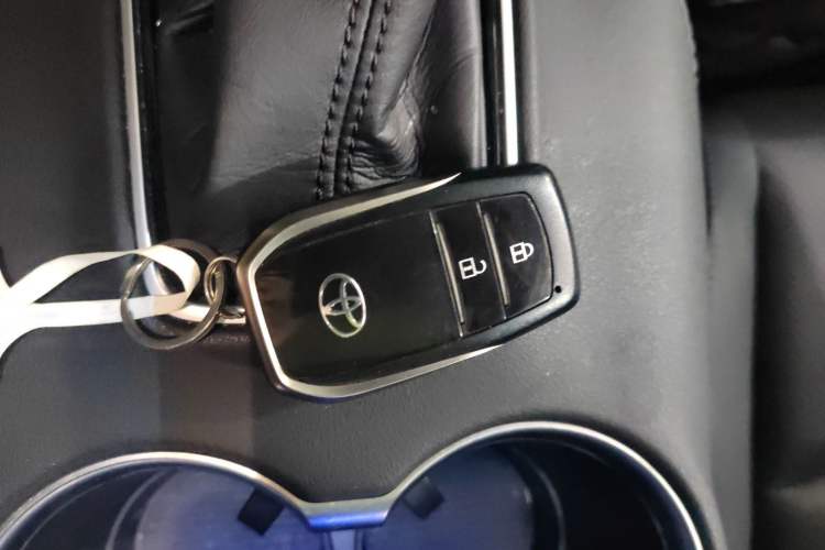 Used Toyota Harrier 2023 2.0L CVT Two-Wheel Drive Luxury Edition
