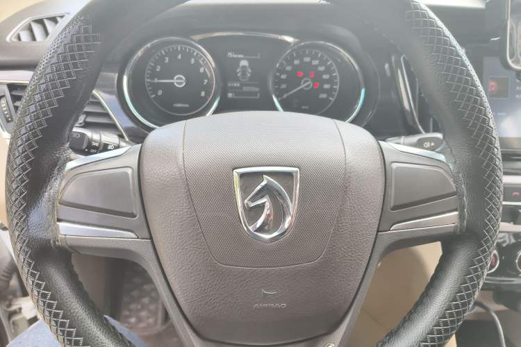 Used Baojun 730 2014 1.5L manual Comfort version 7 seats