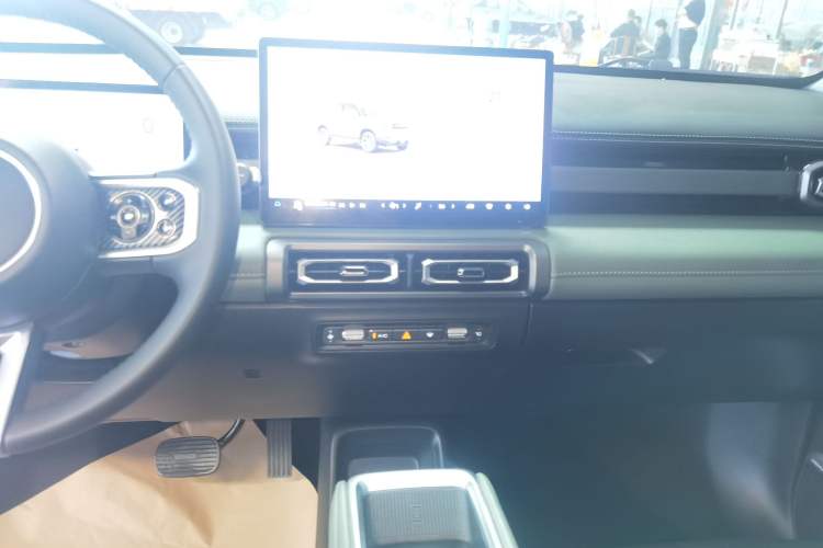 Used Baojun Spark EUV 2026 301km Flagship Edition Audio And AC Panel