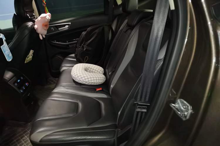 Used Ford Edge 2015 2.7T GTDi 4x4 Sporty 7-Seater Left Rear Seat