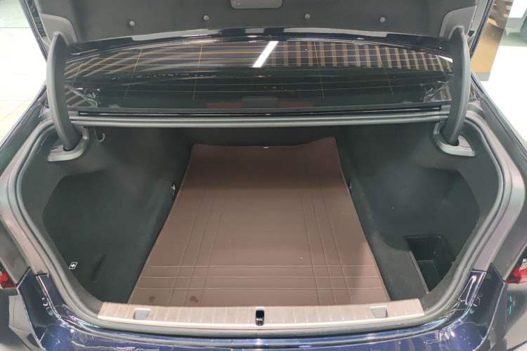 Used BMW 7 Series 2019 Restyled 740Li Leading Edition M Sport Package
