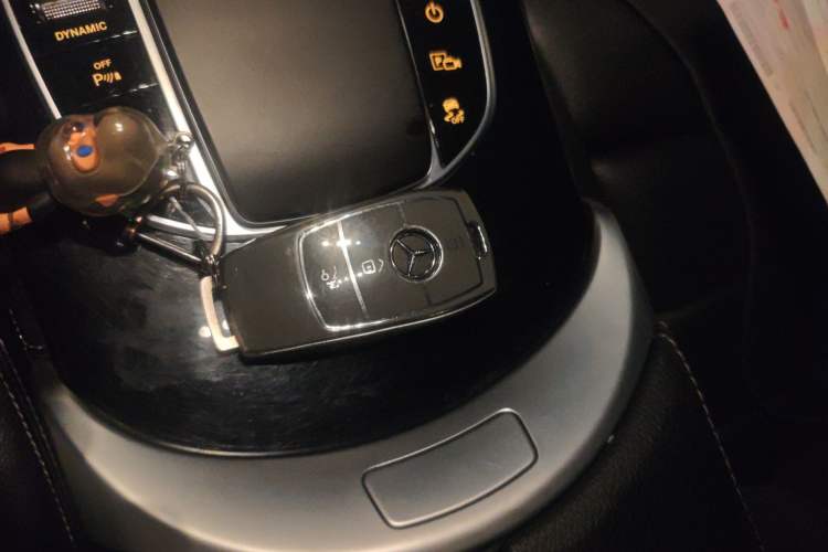 Used Mercedes-Benz GLC 2020 GLC 300 L 4MATIC Luxury Model Vehicle Key