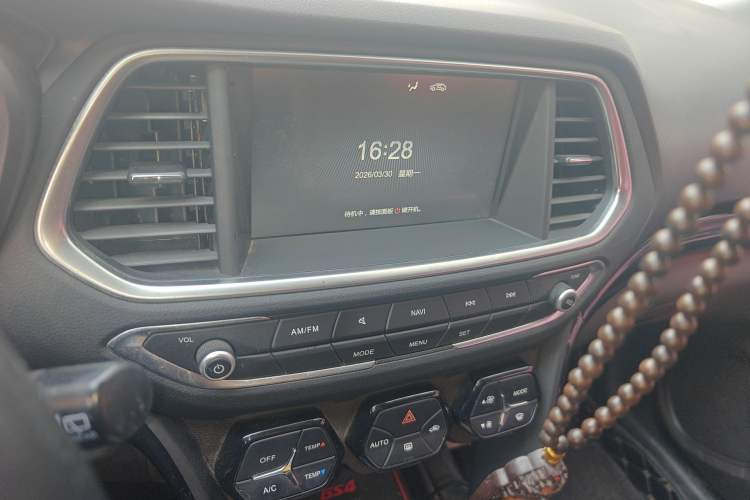 Used GAC Trumpchi GS4 New Energy 2017 1.5L PHEV Smart Enjoyment Edition Audio And AC Panel