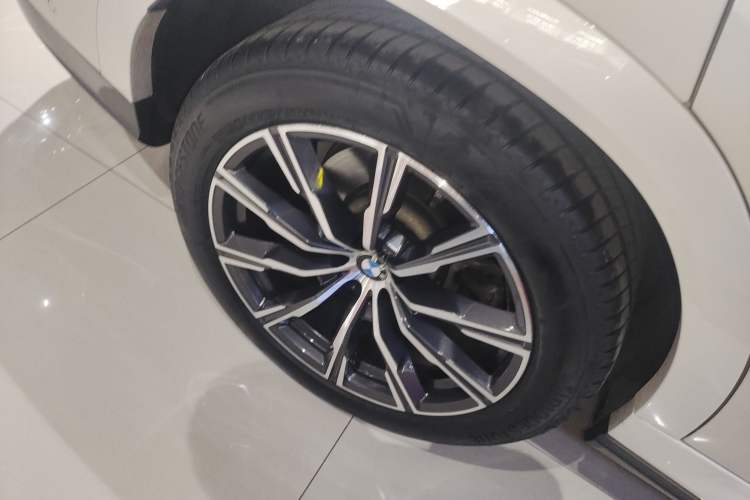 Used BMW X6 2020 xDrive40i M Sport Package Right Rear Wheel Hub