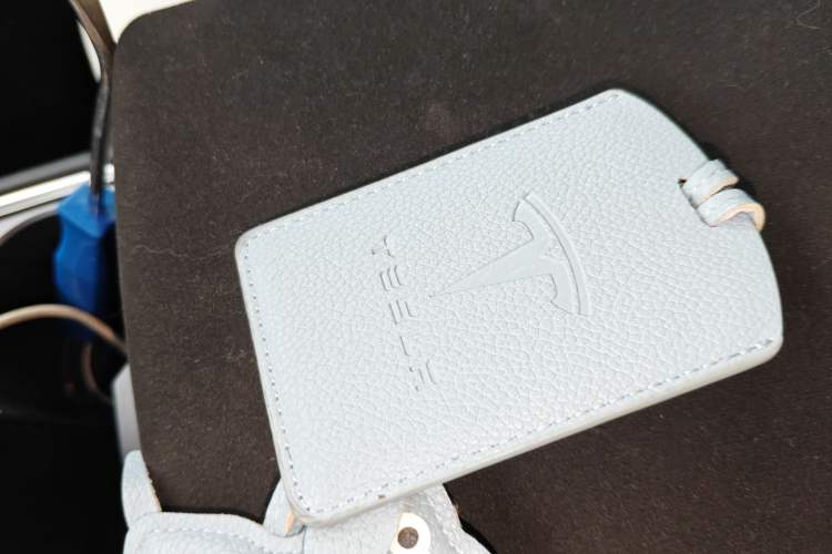 Used Tesla Model Y 2021 Standard Range Rear-Wheel Drive Version Vehicle Key