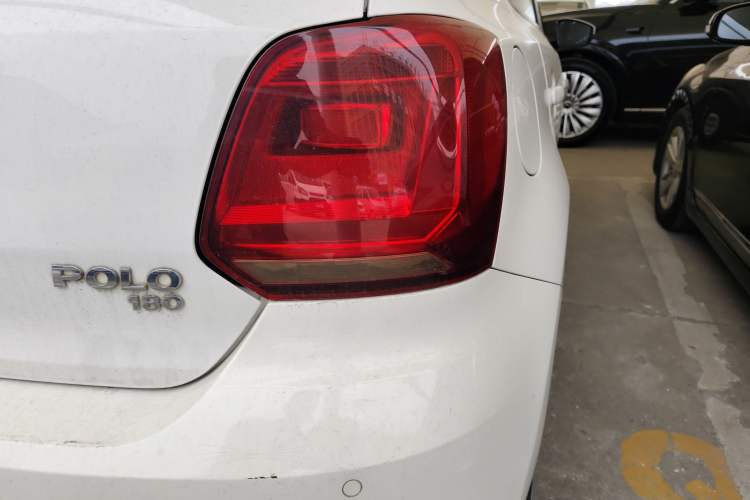 Used Volkswagen Polo 2016 1.6L Automatic Comfort Model
