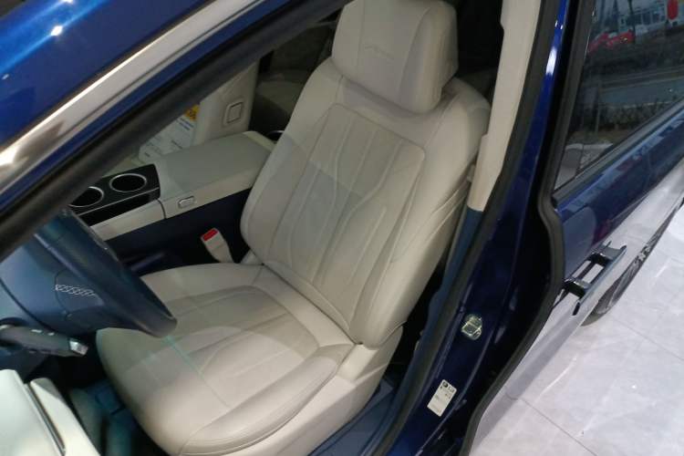 Used Buick GL8 New Energy 2024 Lu Zun Luxury Edition 6-Seater
