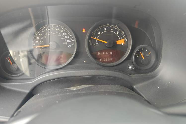 Used Jeep Patriot 2014 2.0L Sport Enhanced Edition Odometer Close Up