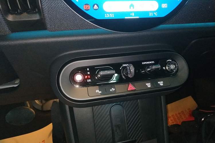 Used MINI 2025 1.5T COOPER Classic Edition
