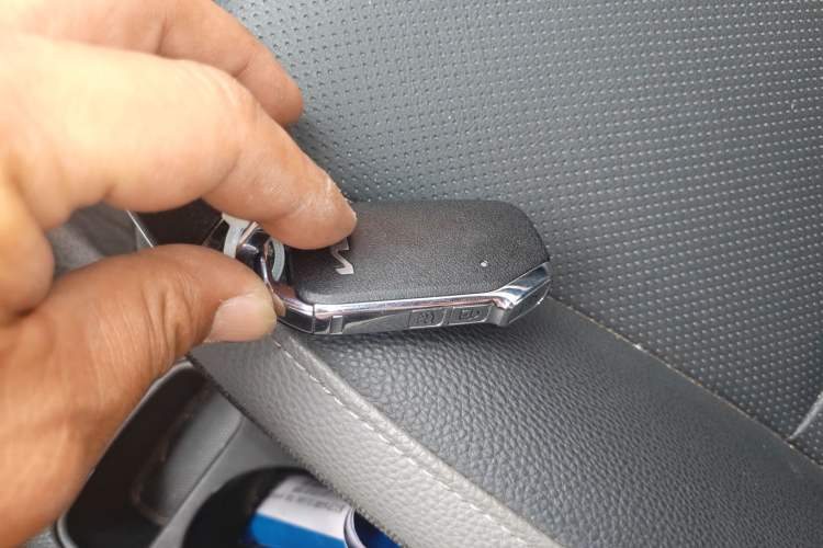 Used Kia kx1 Stonic 2021 1.4L CVT Sunroof Model Vehicle Key