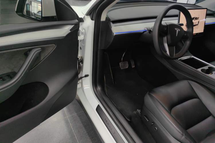 Used Tesla Model Y 2023 Rear-Wheel-Drive Version Driver Seat