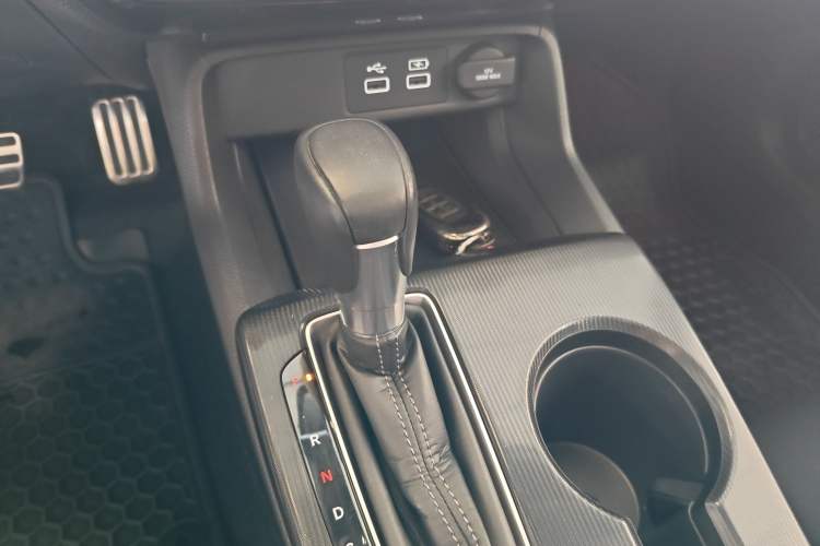 Used Honda Civic 2022 240TURBO CVT Dynamic Edition Gear Lever