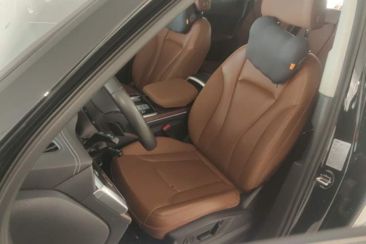 Used Audi Q7 2023 45 TFSI quattro S line Sport model
