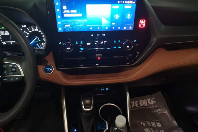 Used Toyota Highlander 2022 Dual-Engine 2.5L Four-Wheel Drive Prestige Version 7 Seats