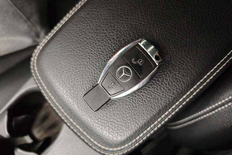 Used Mercedes-Benz B-Class 2015 B 200 Sport Edition Vehicle Key