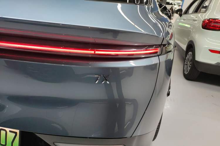 Used Zeekr 7X 2025 100 kWh Long-Range Rear-Wheel Drive with Intelligent Driving Features Exterior 3